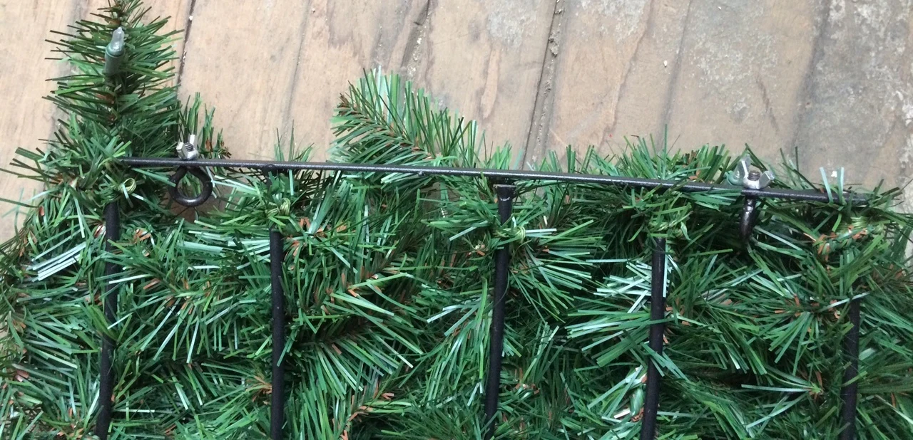 100" Artificial PVC Virginia Pine Wreath, LED Pre-Lit -Green - Image 2