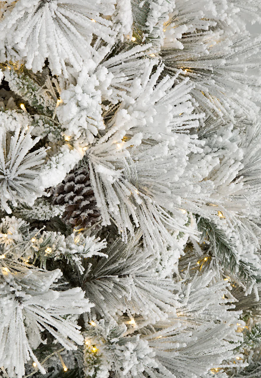 36" Flocked Artificial Bavarian Pine Wreath With Pinecones, Micro LED Pre-Lit -Green/White - Image 2